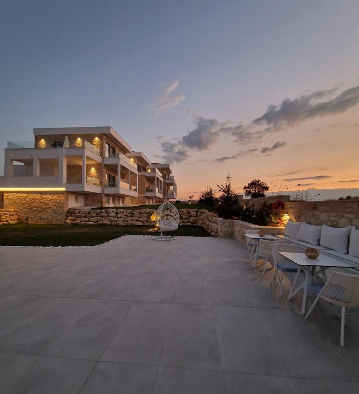 Anna Mare Luxury Apartments Афитос Экстерьер фото